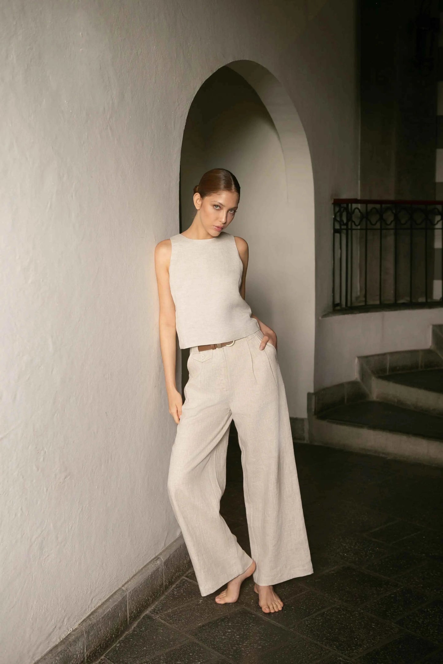 LINEN OPEN BACK TOP | BEIGE